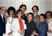 Dr. Erna Wodak mit ihrer Familie in New York