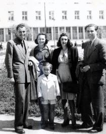 Haim Molhov's family with friends