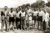 Nissim Leon Uziel with the volleyball team of Hakoah