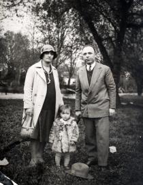 Victoria Behar with her parents Ester Bohoracheva and Iacob Bohorachev