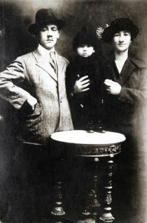 Hana Gasic's cousin Moric Montiljo with his parents David and Rena Montiljo