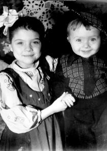 Frieda Portnaya's children: Tatiana Portnaya and Efim Portnoy