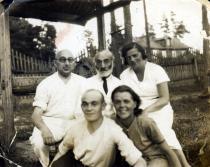 Inna's family: parents Ilya Shif and Anastasia Shif, Grandfather Iosif Shif, Uncle Elkona Shif and his wife Bella Zharkoy
