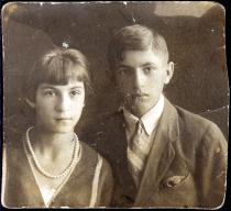 Serafima Staroselskaya's mother Kisya Vigdergaus with her brother Yefim Vigdergaus