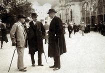Julius Hahn with friends in Karlovy Vary