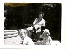 Ema Tuncer with her grandchildren