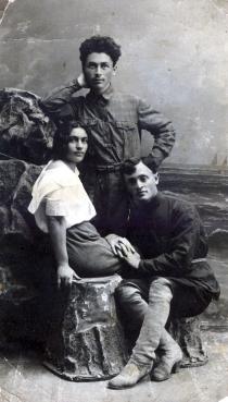Jemma Grinberg's father Moisey Grinberg, his sister Rosa and Boris Lensky, Nehama's husband