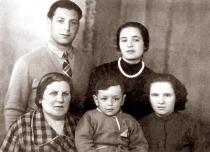 Leonid Krais with his family