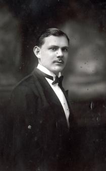 Moisey Goihberg's uncle Meyir Goihberg
