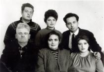 Meyer Tulchinskiy with his wife's family