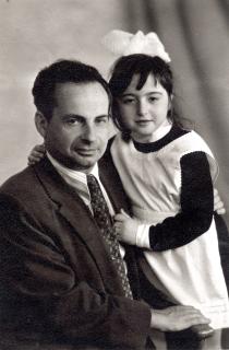 Meyer Tulchinskiy with his daughter