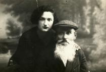 Abe-Shmul Medved and his youngest daughter