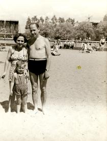 Apolonia Starzec with her husband Adolf and son Wlodek on vacation