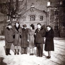 Estera Migdalska with her friends in front of student dormitory