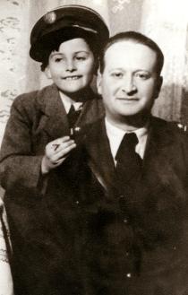 Henryk Lewandowski with his father Dawid Garfinkiel