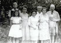 Hilda Neumannová és családja