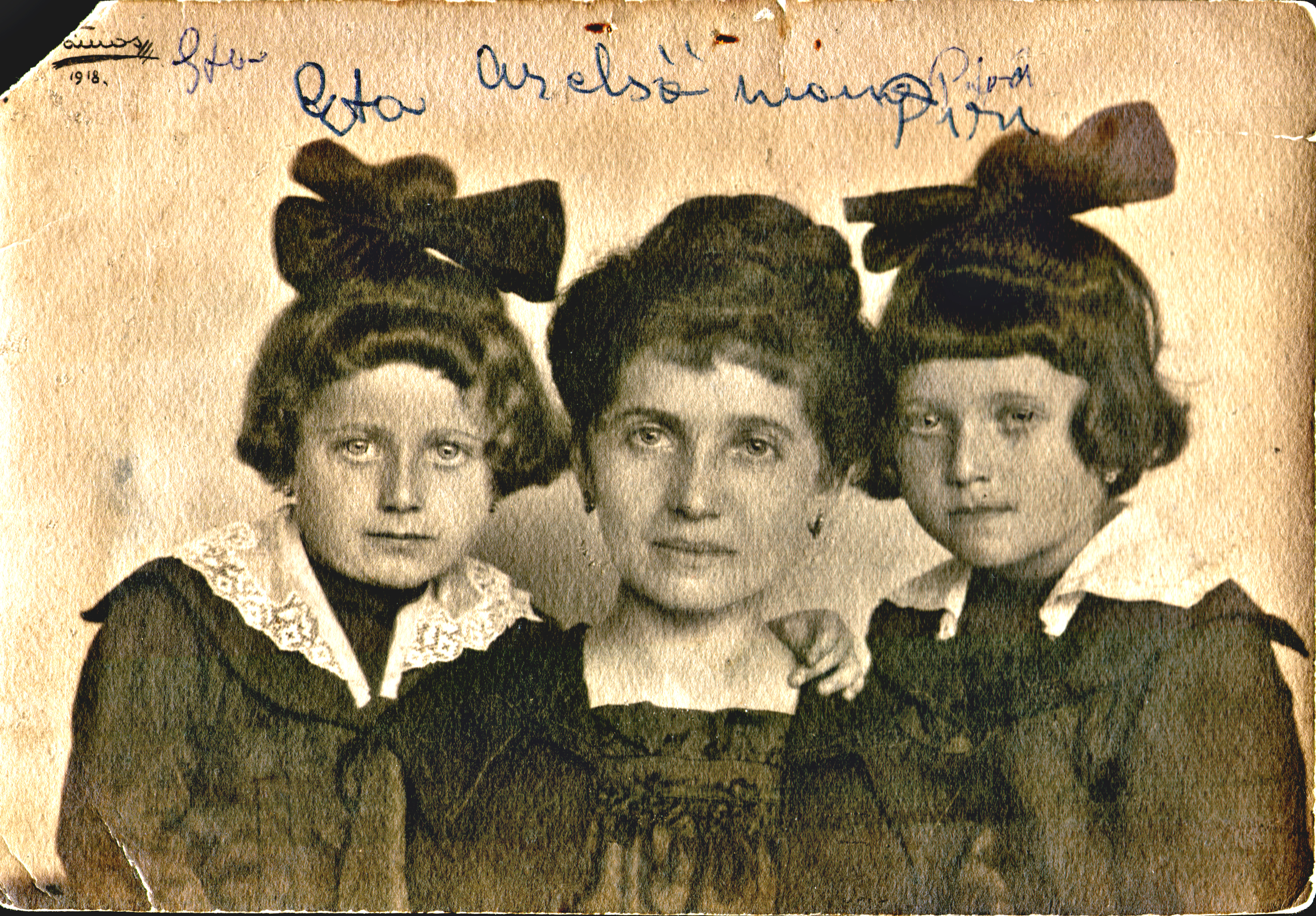 Jozefin Schultz with her children