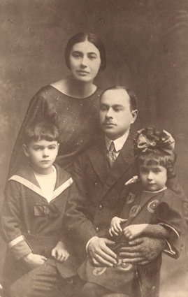 Yakov Furman with his mother Anna Furman, father Nuchim, and sister ...