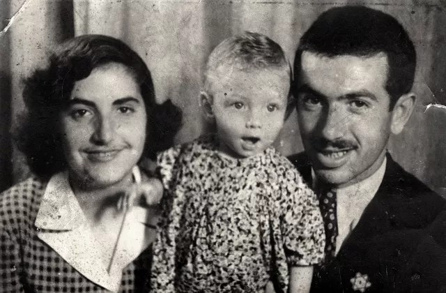 Anna Danon's sister, Klara Levi , with her family