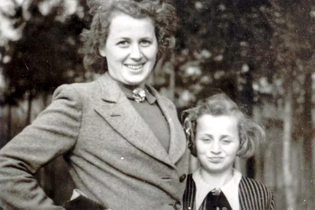 Eva Duskova with her mother Marketa Freyova