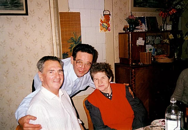 Itsik Margolis with wife Libe-Leya and cousin Abram Kopelovich