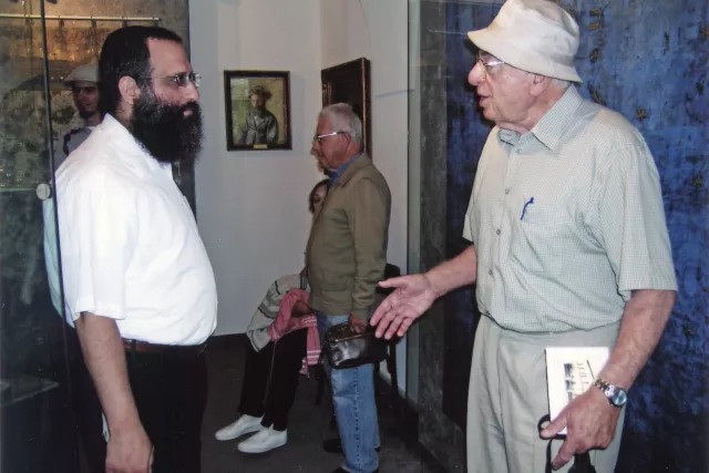 Abraham Pressburger with the Bratislava rabbi in the Bratislava Jewish Museum