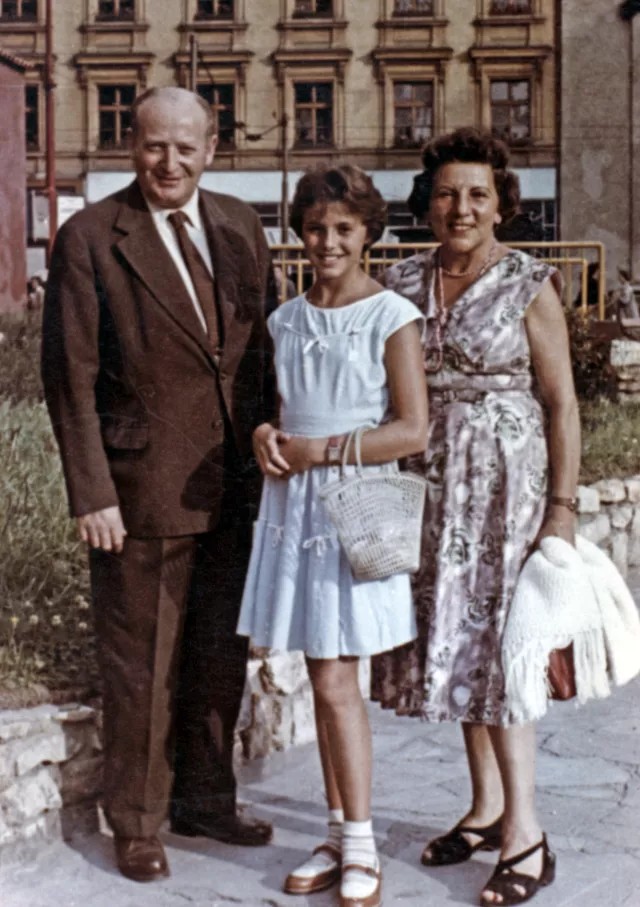 Katarina Lofflerova with her husband Ladislav and daughter Anna