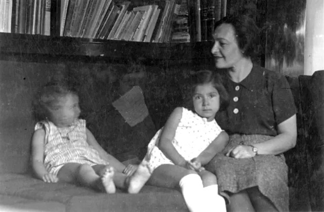 Zuzana Minacova with her sister Anna Engelsmannova and mother Pavla Severova