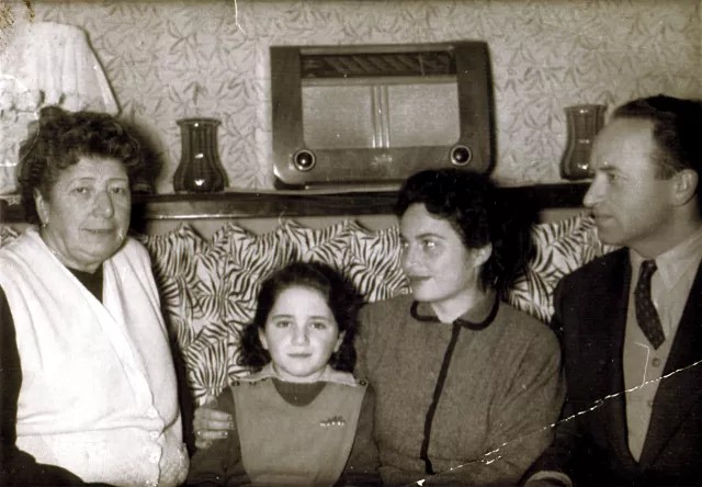 Polgár Ferencné családjával