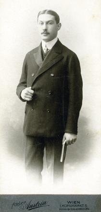 Berthold Samek als junger Mann