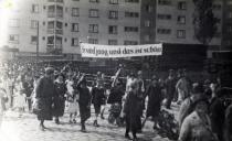Johanna Tausig 1928 auf der 1. Maidemonstration in Wien