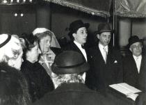 Prof. Kurt Rosenkranz während der Hochzeit mit seiner Frau Erika Rosenkranz und den zwei Elternpaaren
