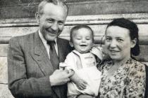 Rosa Rosenstein with her husband, Alfred Rosenstein, and their son, Zwi Bar-David in Budapest