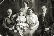 Jakob und Marie Steiner mit Sohn Eugen und Anna Fiala, Schwester der Mutter