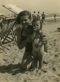 Fanny Tohar mit ihrer Tochter Ester
