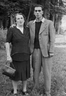 Golda Luster und ihr Sohn Leo