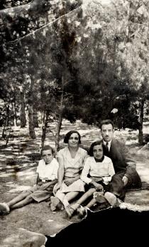 Moritz Assa's family