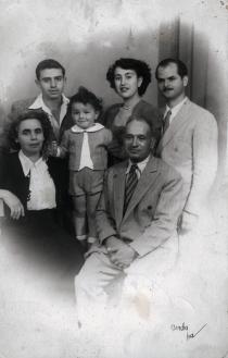 The family of  Jacques Aroyo