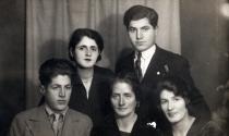 Linda Momona with relatives