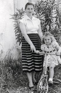 Rivka Molho and her daughter Malkale Molho