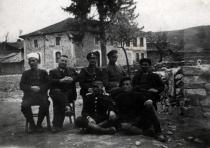 Mihail Mihaylov with villagers of Dabnitsa