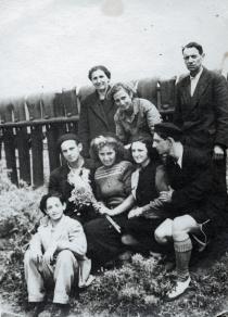 Eliza Eshkenazi's with family and relatives