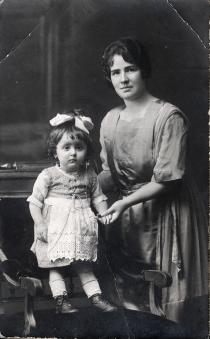 Regina Natan and her daughter Stela