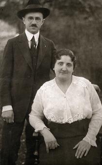 Leon Lidgi and his wife Sarah Lidgi in the USA