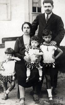 Mimi-Matilda Petkova's family