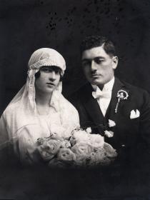 The wedding picture of Sarah and Yoakim Bartish
