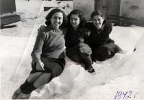 Mimi-Matilda Petkova with her sisters Veneta Alhalel and Liza Peneva during the Holocaust