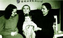 Vera Tomanic, Eleonora Grunwald, Mirjana Tomanic and Elza Bluhm, at a gathering of four generations