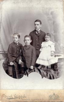 Richard Fischer with his siblings Oskar, Erich and Anna
