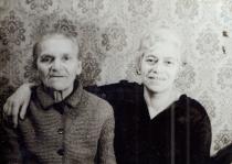 Masha Zakh with her mother Dina Kitt